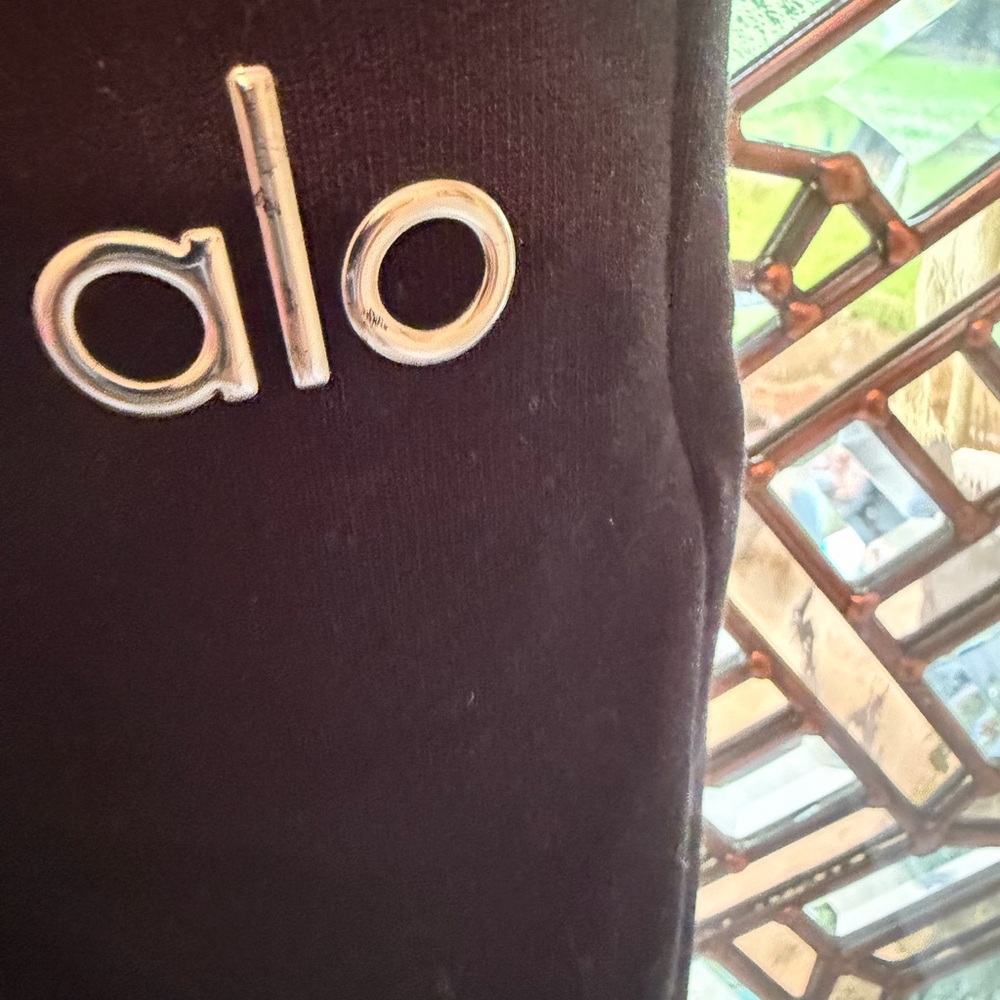 ALO MEDIUM Black bottom with Silver ALO Logo